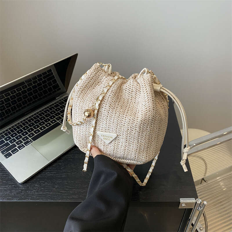 Women's 2024 new fashionable shoulder texture woven bucket niche versatile chain crossbody bag trend