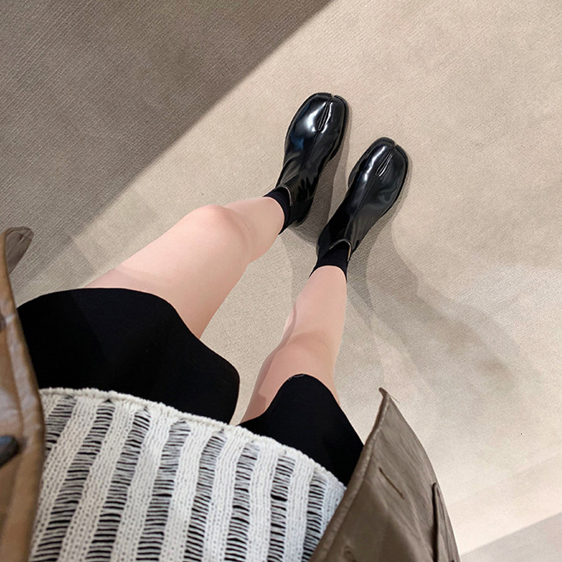 2023 Stretch Slip On Boots Woman Split Toe Low Heels Ankle Botas Feminina Tabi Shoes Winter Patent/Matte Leather Botines