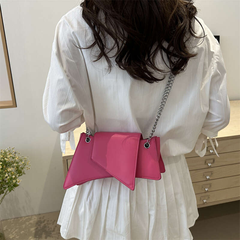 2025S Designer Handbag New Style Texture Personalized Casual Trendy Mini Handbag Fashionable Simple Chain Crossbody Bag Armpit Women s Small Square Ba