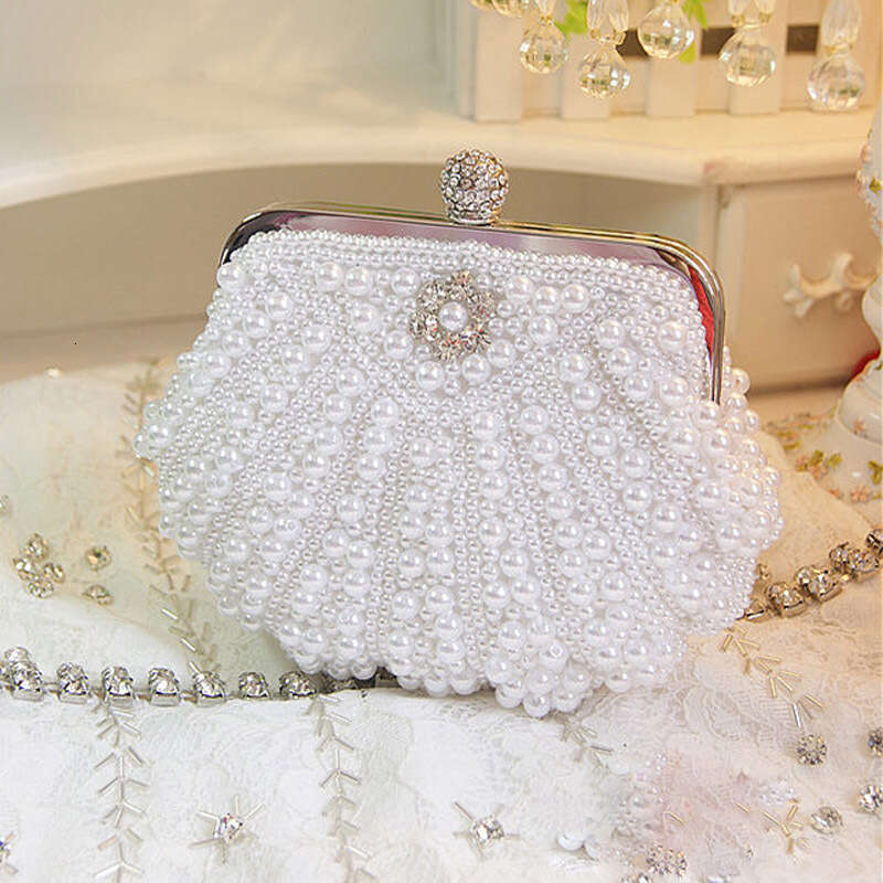 2025S Designer S New Model Handmade String Embroidered Shell Beige Pearl Banquet Bag Bride S Handbag
