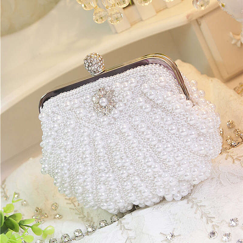 2025S Designer S New Model Handmade String Embroidered Shell Beige Pearl Banquet Bag Bride S Handbag