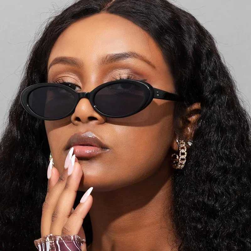 Vintage Oval Sunglasses Women Luxury Brand Designer Small Oval Sun Glasses Retro Men Rivets Sun Glasses OculusX241028