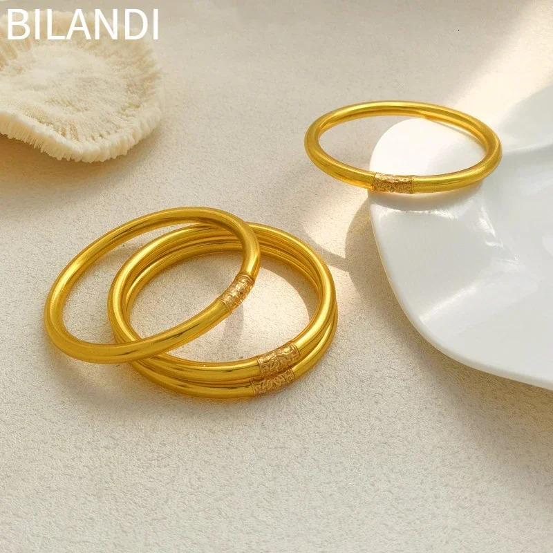 Bilandi Fashion Jewelry Soft Bracelet Selling High Quality Plastic Tube Inner Sparkling Gold Bracelet Womens Gift Bracelet 241028