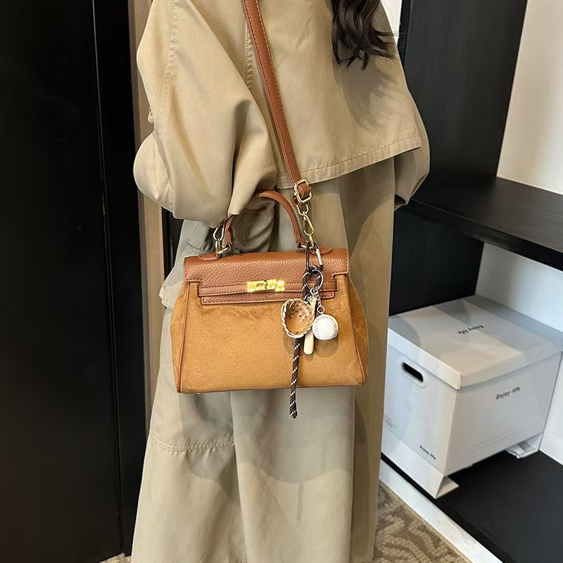 Super popular Kelly handbag women's 2025 new autumn and winter light niche high-end crossbody bag with large capacity