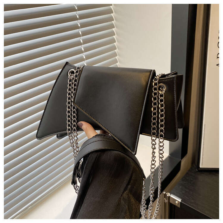 2025S Designer Handbag New Style Texture Personalized Casual Trendy Mini Handbag Fashionable Simple Chain Crossbody Bag Armpit Women s Small Square Ba