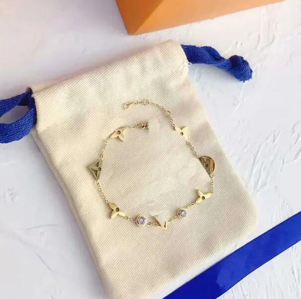 Luxury jewelry diamond bracelets charm bracelet for women fashionable jewelries flower heart stainless steel chains gold plated diamond designer bracelet zb064