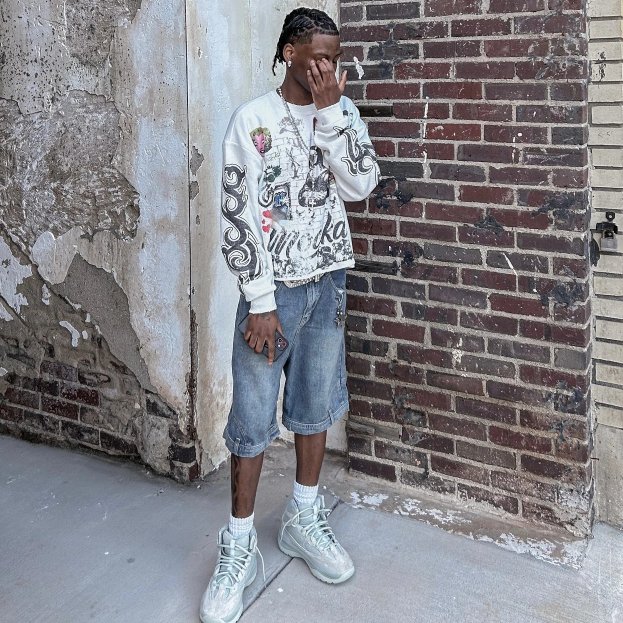 Y2K Autumn Long Sleeved Tops Men Women Harajuku Hip Hop Cartoon Graphic Printed Sleeves Goth Fashion White T Shirt 241028