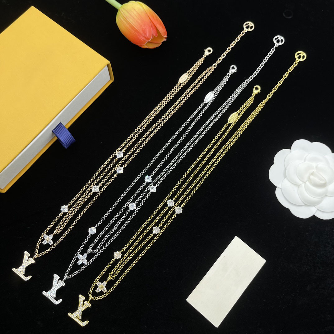 Designer necklace Chic Women's Layered Sweater Chain - 18k Gold-Plated Pendant Necklace Featuring a Timeless Diamond Flower Design letter Necklace