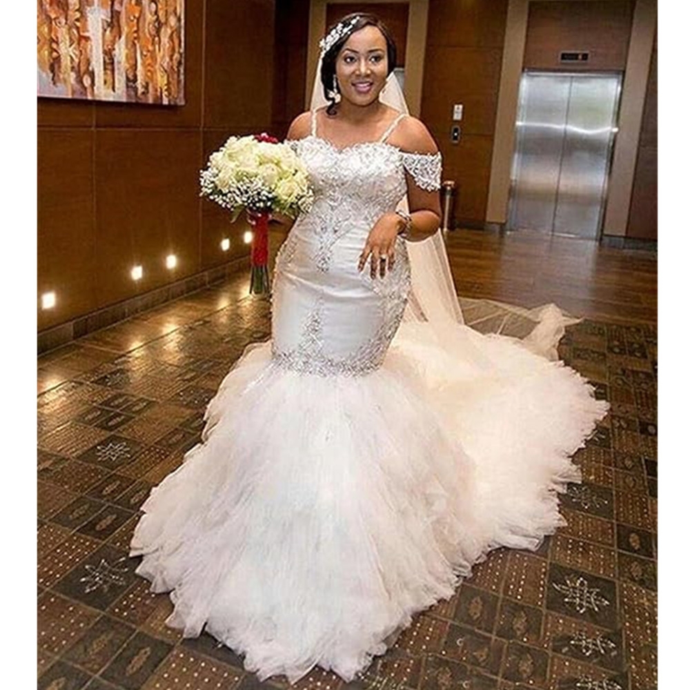 African Plus Size Mermaid Wedding Dresses Spaghetti Straps Lace Appliques Beading Bridal Gowns Tiered Ruffles Organza Brides Robe De Mariee