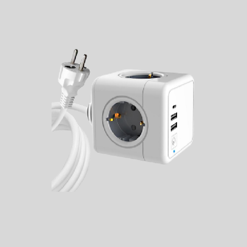 Portable EU power cube socket 4 ways and 2 USB ports outlet for indoor and travel power strip
