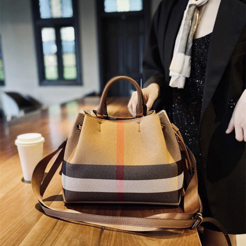 New Ladies Leather HandBag 2023 Fashion Designer Female Messenger Bag Brand Trends Handbag ddmymoon