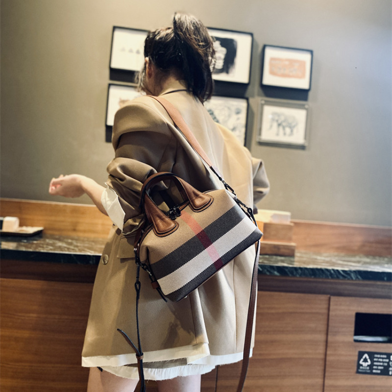 Brand Designer HandBag 2023 New Women High Capacity Broadband Crossbody Bag Female Casual Fashion Trends Handbag ddmymarket