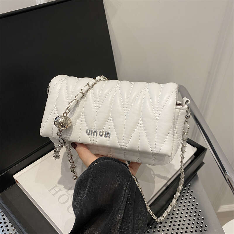 Embroidery thread 2024 new chain shoulder texture PU small square fashion letter crossbody women's bag