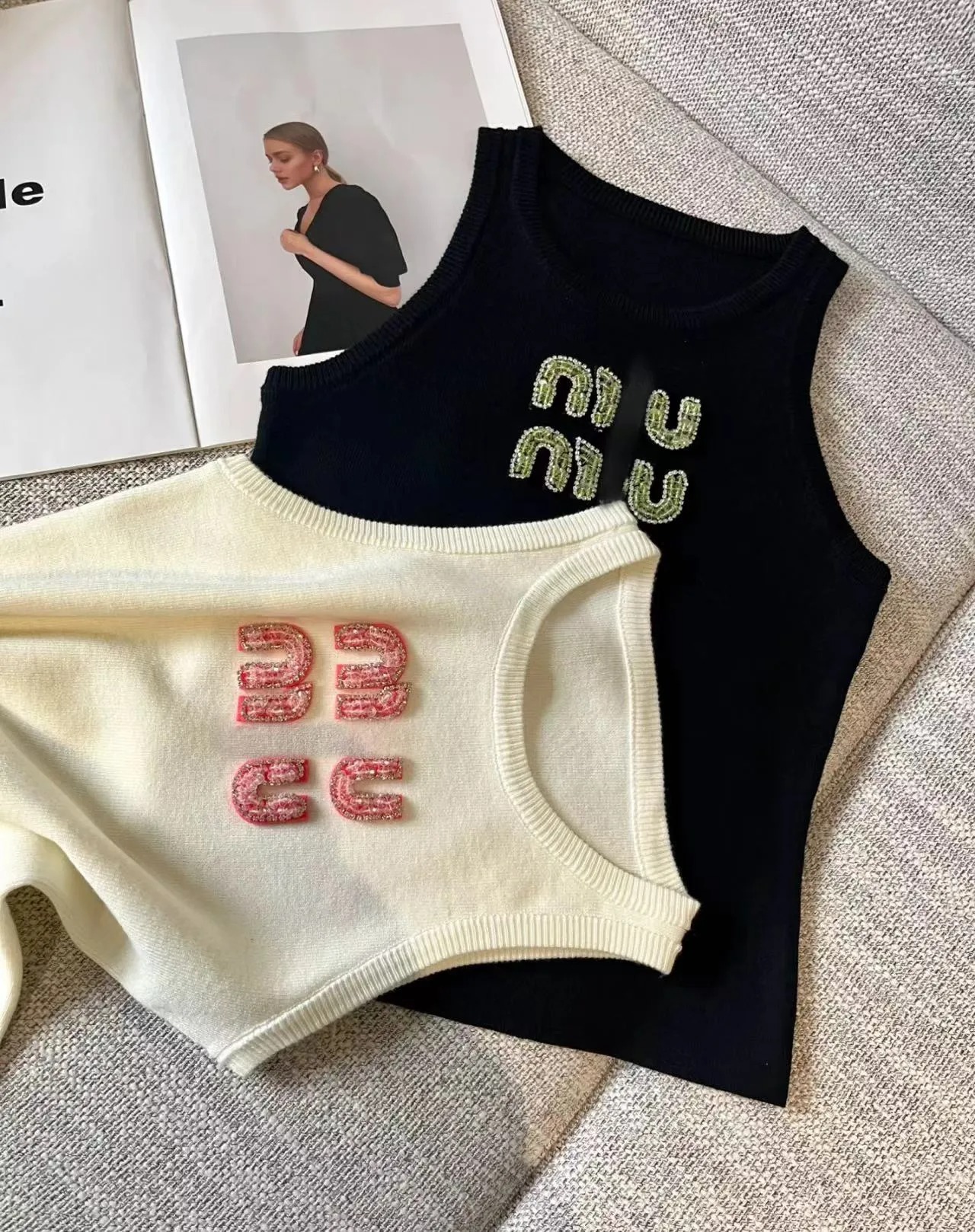 Designer Women's Tanks Camis Tank Top Lowe Clothes Knits Designer Embroidery Knitted Vest Sleeveless Breathable Cropped Tops 100% Cottons