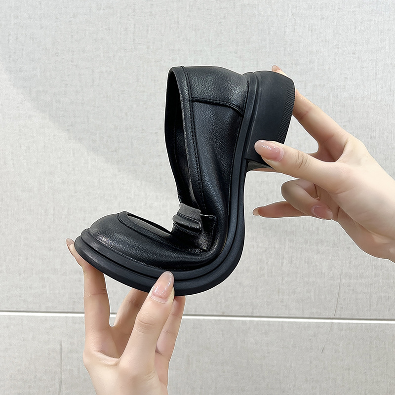 2024 Spring and Autumn England style leather soft bottom single shoes fashion loafers women's one footsteps