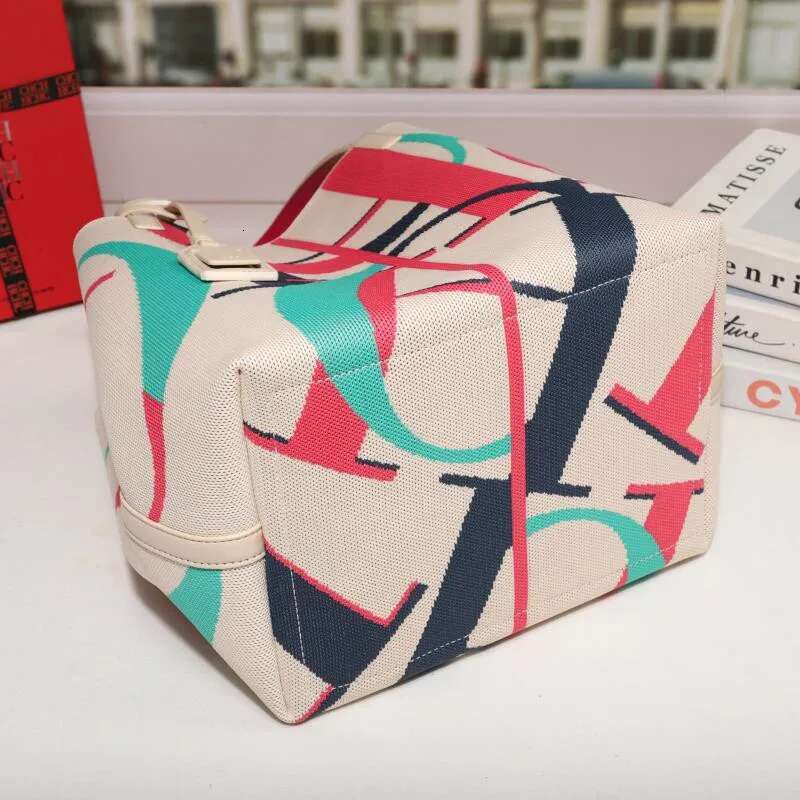 Hot CH Handbags Large Bucket Handbag Retro Design For Travel & Shopping &