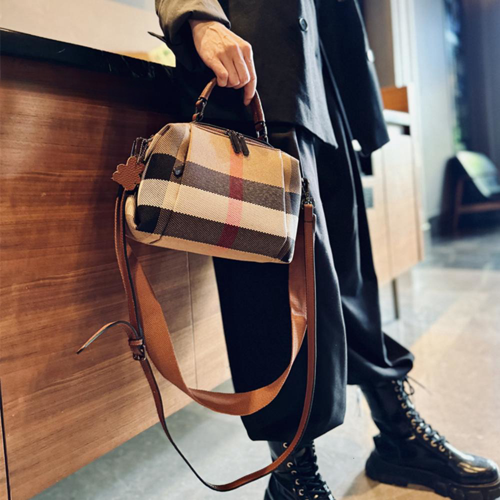 Genuine Leather Vintage Shoulder Bags For Women 2024 New Fashion Square Crossbody Brand Designer Trends Handbag Replicas Bag ddmymoon