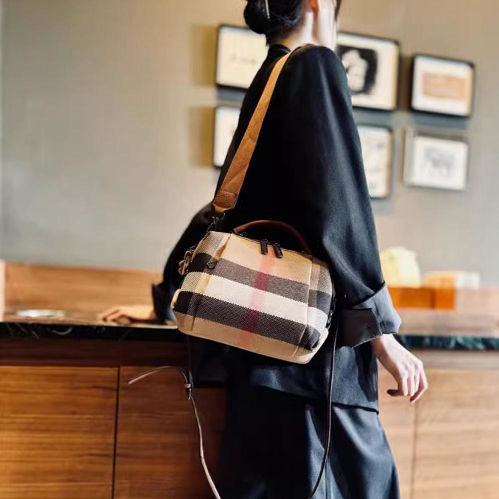 Genuine Leather Vintage Shoulder Bags For Women 2024 New Fashion Square Crossbody Brand Designer Trends Handbag Replicas Bag ddmymoon