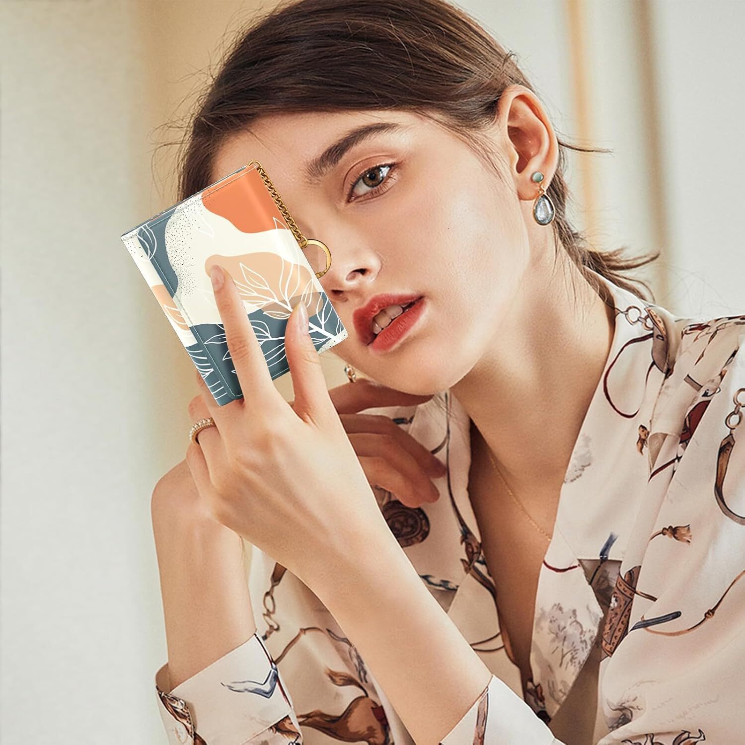 Rouidr ladies' small ultra-thin RFID wallet, three fold leather hand-held storage bag, cute front wallet with 7 slots, ID card insertion pocket a