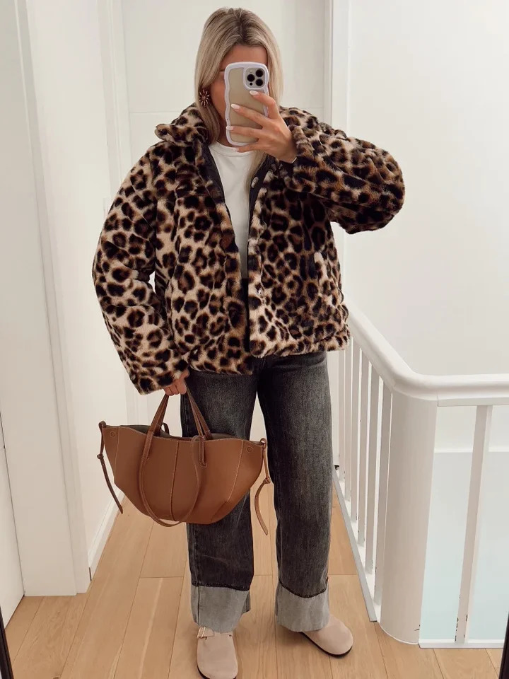 Fashion Leopard Print Reversible Quilted Jacket For Women Elegant Contrasting Lamb Wool Coats Lady Winter Street Outerwear 241028