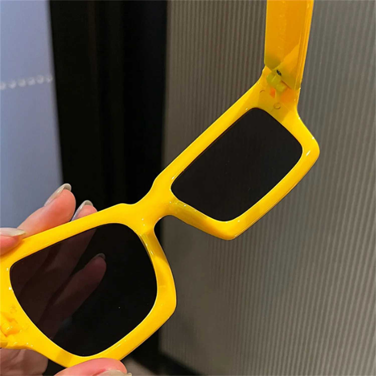 2023 New Punk Sunglasses Eyebrow-raising Funny Sun Glasses Irregular Glasses Unique Personality Oversized Square EyewearXJ241228