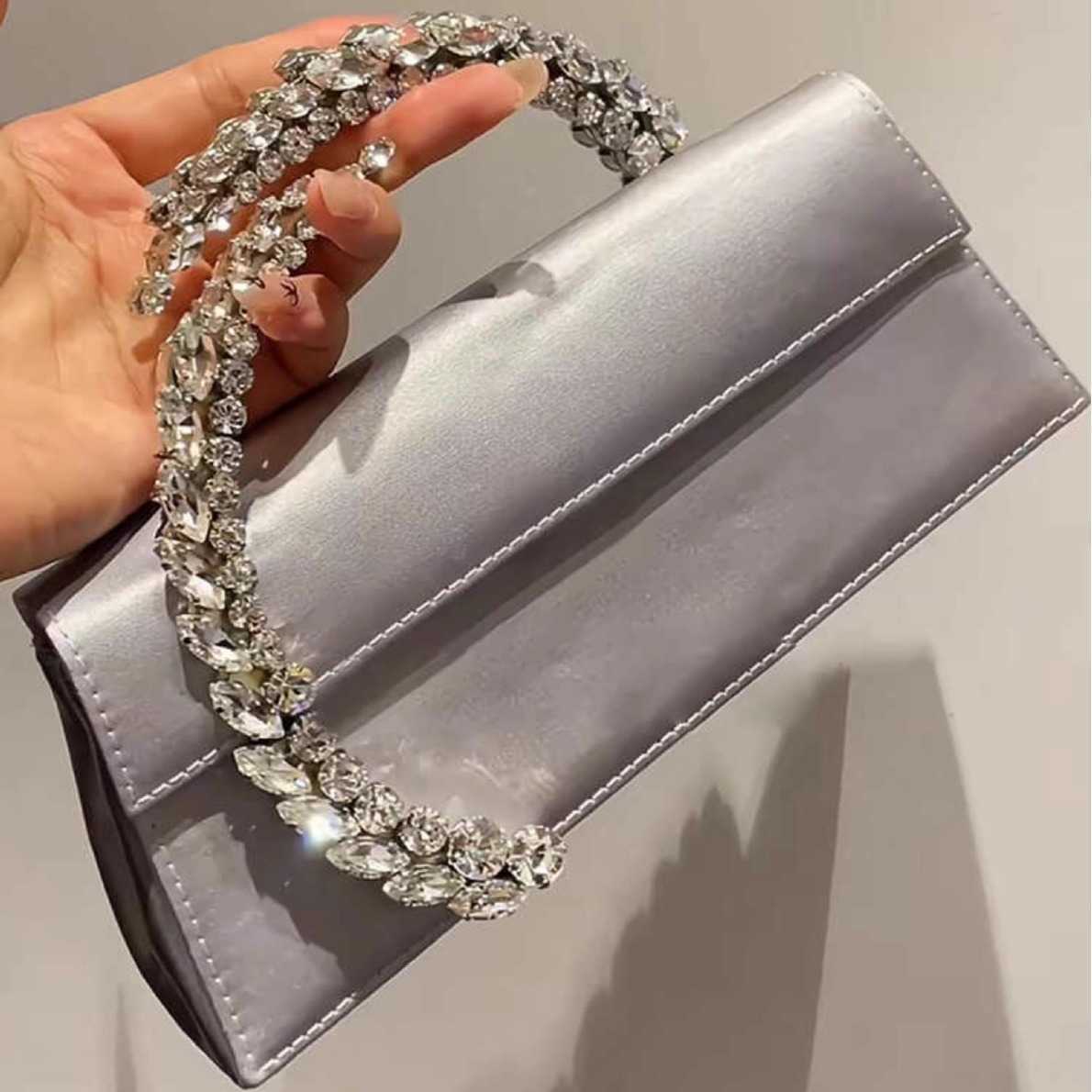 Internet celebrity's same style sparkling diamond satin handbag, sparkling diamond dinner bag women's bag 241015