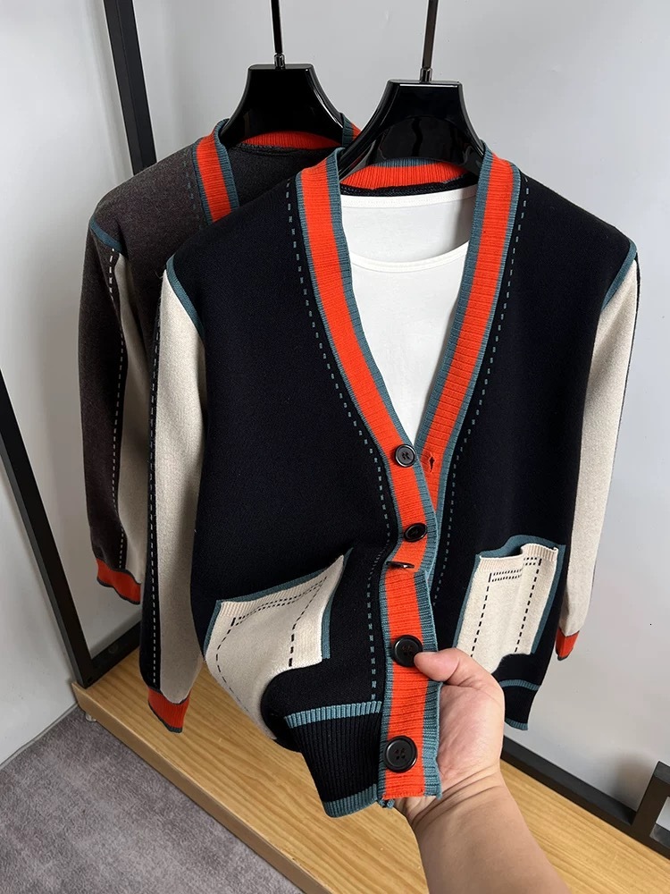 High end Brand Men Cardigan 2024 Autumn Winter New Collection Fashion Casual V-neck Knitted Sweater Trendy splicing coat