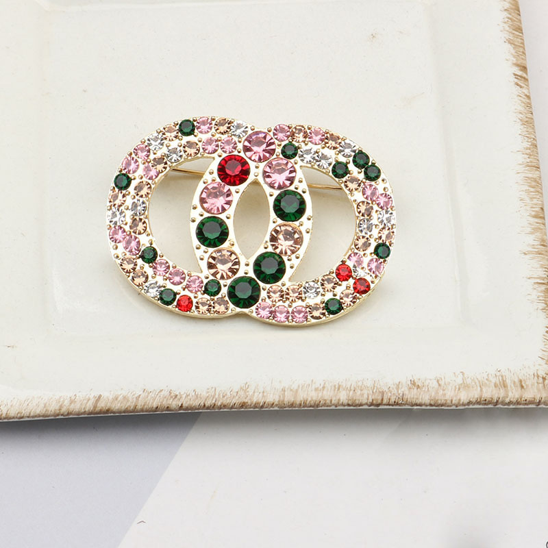 19Style Mixed Sweater Brooches Decorate Geometry Inlay Crystal Rhinestone Pearl Brooch Charm Pin Marry Christmas Party Classic Jewelry Gifts Fashion Accessories