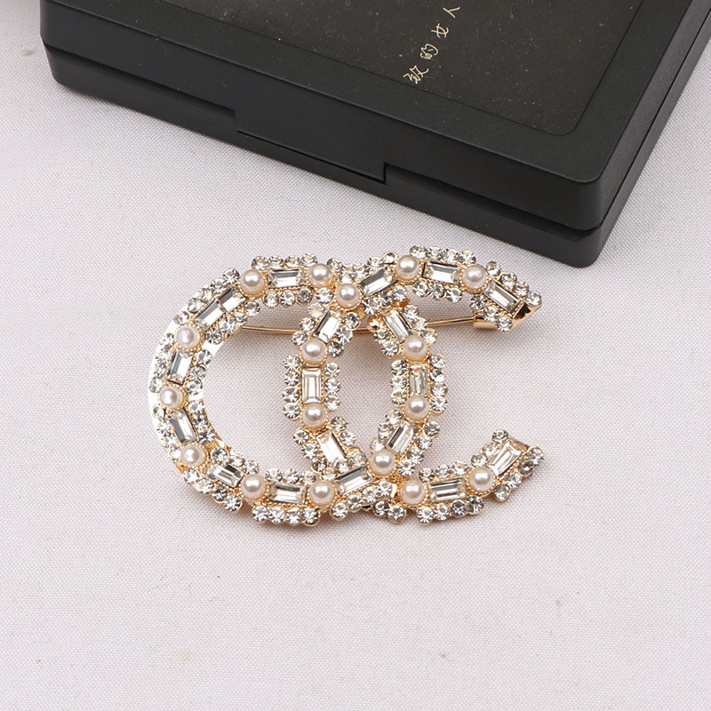 Brooches Letter 20style Pins Designer Classic Unisex Crystal Pearl Brooch Suit Pin Wedding Party Jewerlry Accessories Gifts