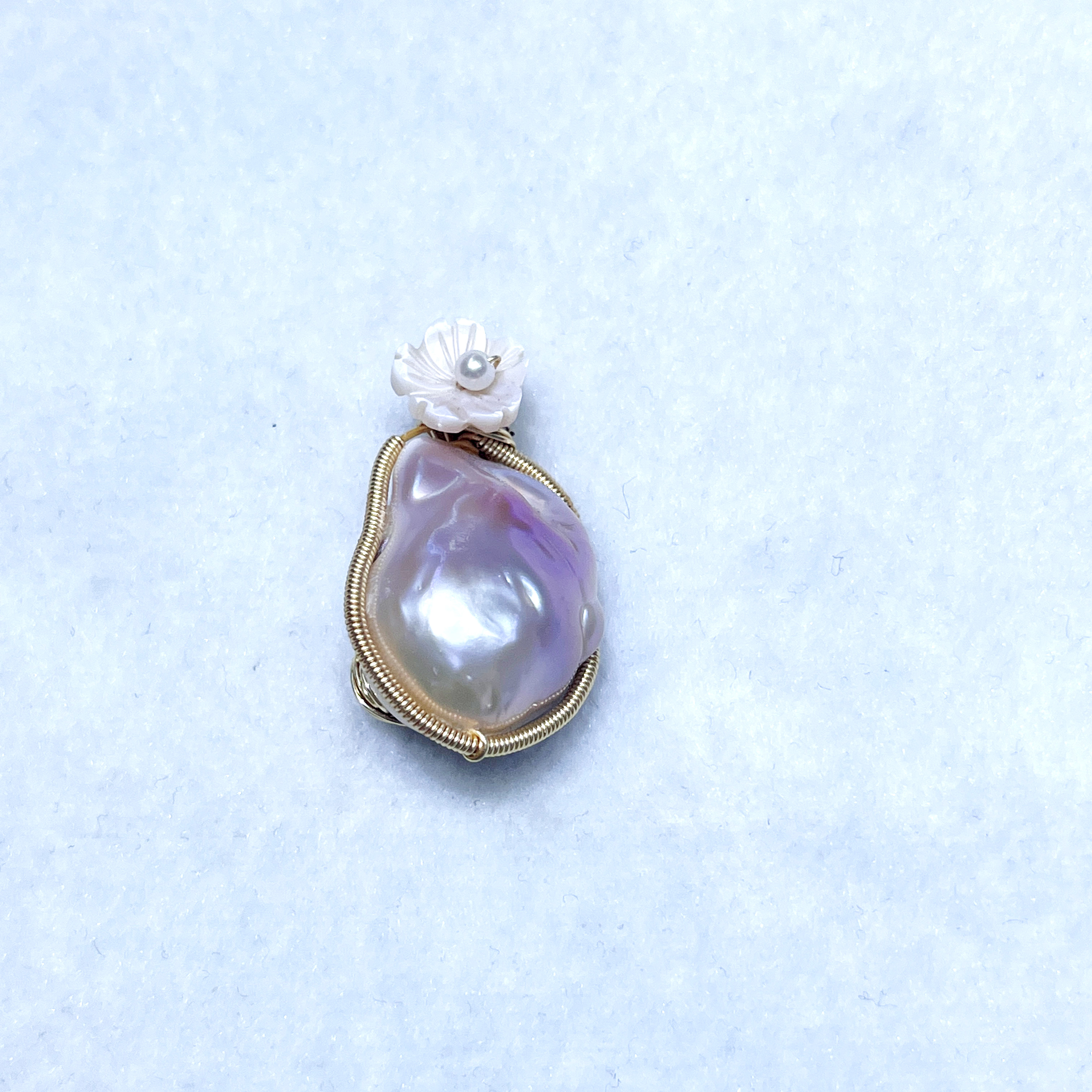 Sophisticated Jeweled Baroque Pearl Choker with Distinctive Decorative Pendants