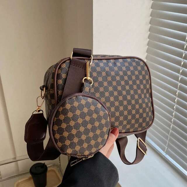 simple and trendy texture casual womens shoulder with a foreign style strap hanging bag diagonal crossbody small