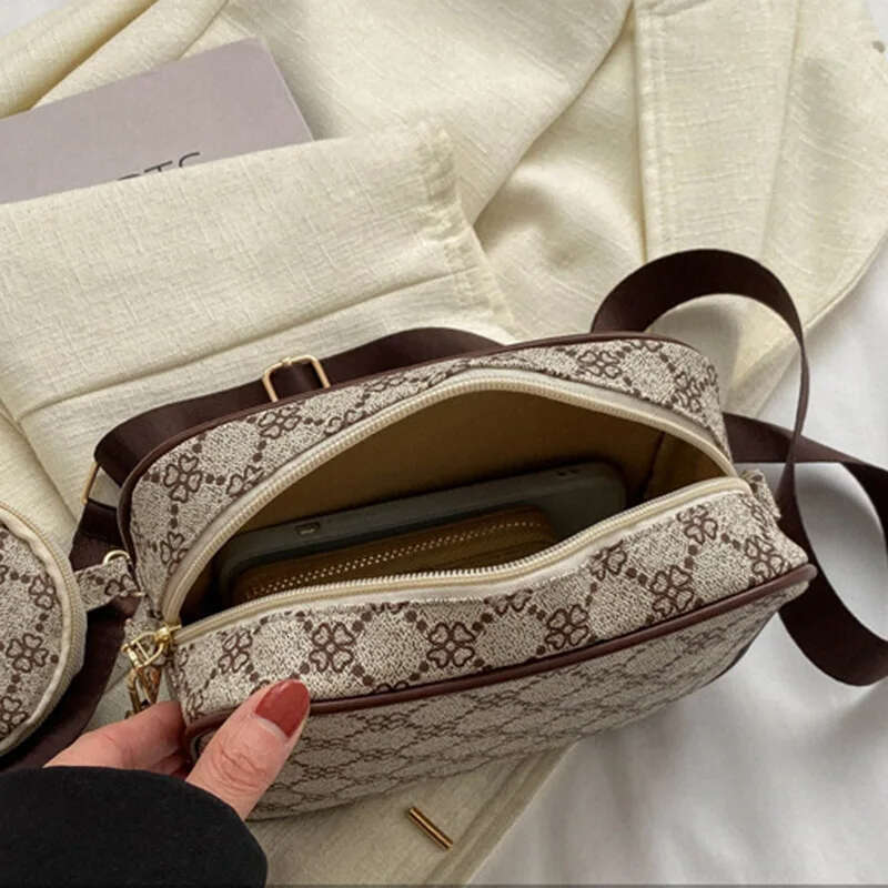 Textured Casual Crossbody Bag: Trendy Women's Shoulder Bag hot with Adjustable Strap
