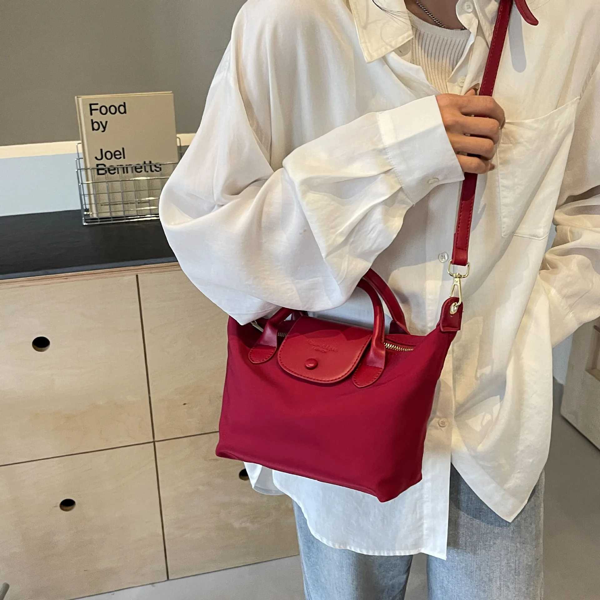 Womens Bag 2024 New style Nyl Cloth Handbag Single Shoulder messenger Bag High end Fi hobos bagXJ241029