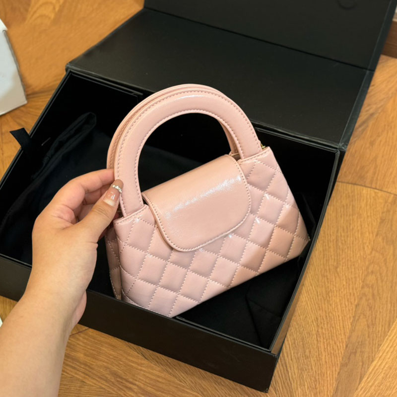 Two Sizes Women Portable Shoulde Bag Designer Mini Shopping Bags with Handle Glossy Oil Wax Leather Golden Hardware Matelasse Chain Handbags Cross Sui