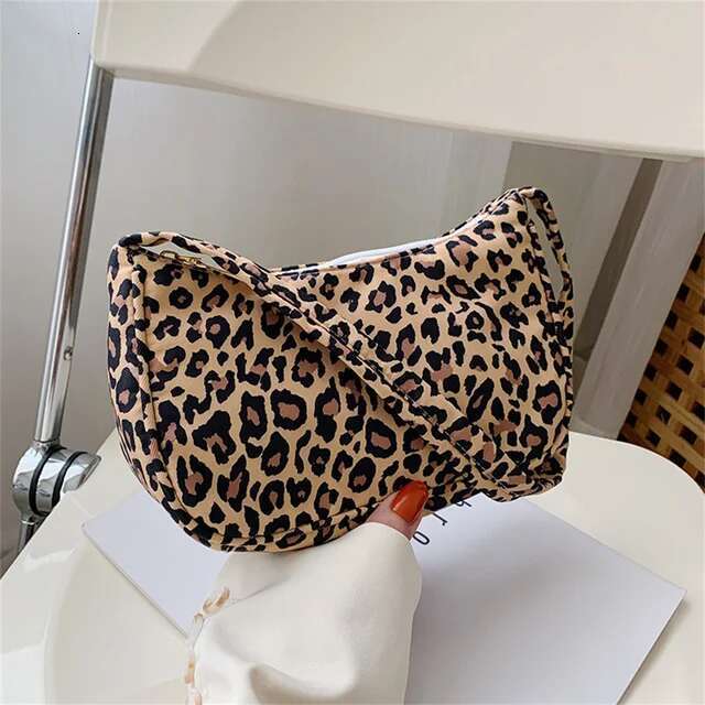 Women Underarm Fashion Animal Pattern Print Nylon Vintage Shoulder Bag Female Half-Moon Handbag Purse