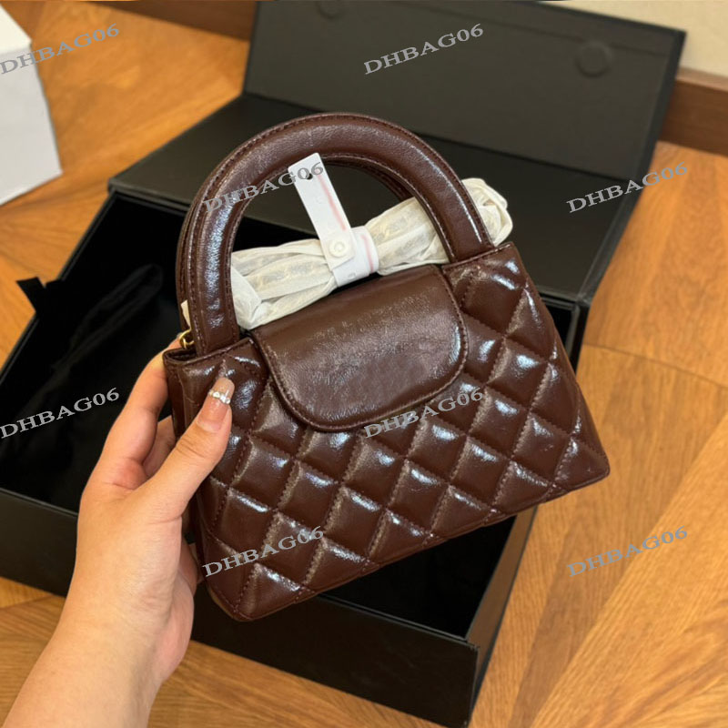 Two Sizes Women Portable Shoulde Bag Designer Mini Shopping Bags with Handle Glossy Oil Wax Leather Golden Hardware Matelasse Chain Handbags Cross Sui