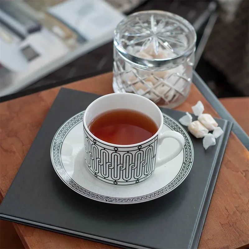 Elegant H Mark Golden Top Grade Bone China Coffee Cup European Tea Set And Saucer Afternoon Drinkware