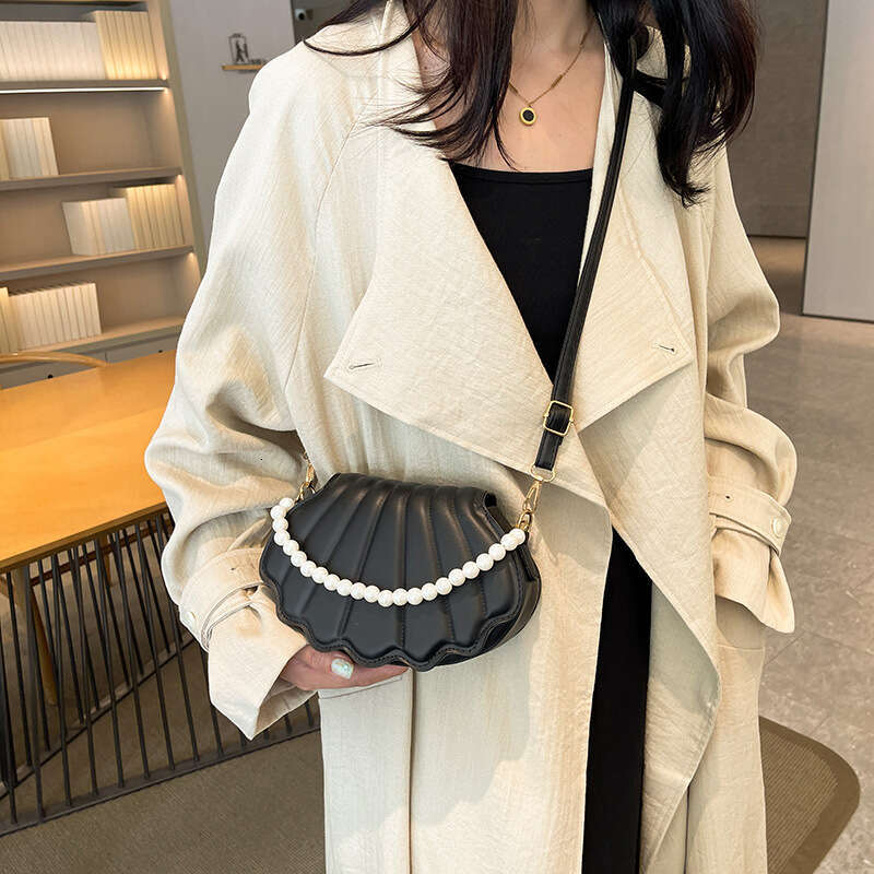 Bags shell niche design women's new fashionable shoulder this year popular pearl chain crossbody bag