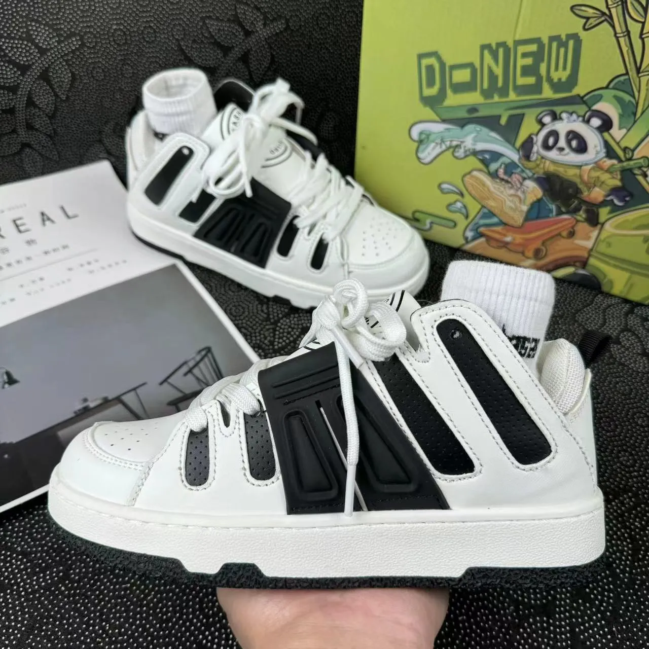 Ddmyshoes Black White Panda Casual For Men Women Red Graffiti Sneakers Light And Comfortable Casual Outdoor Shoes