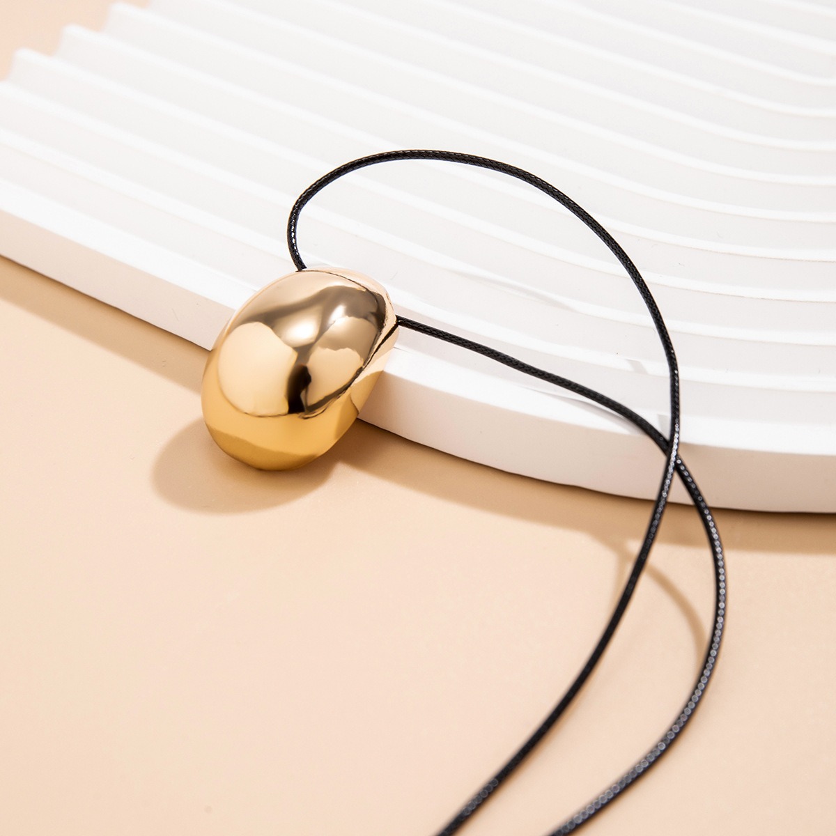 European and American Style Exaggerated Geometric Egg Noodles Women's Versatile Drawstring Necklace with Sweet and Cool Design Collar Accessories