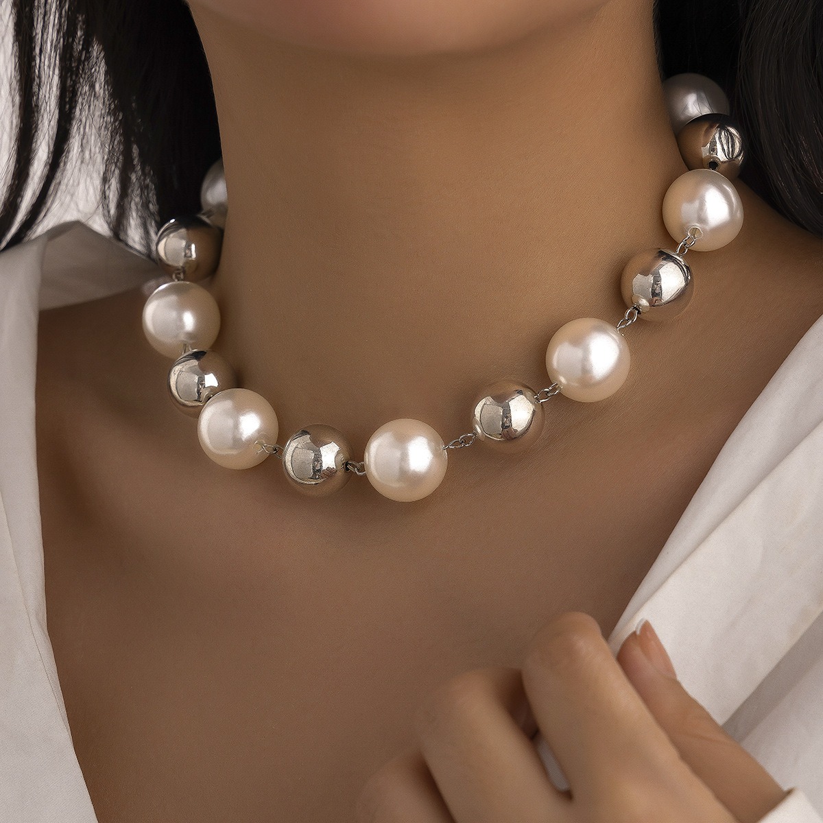 European and American Cross-border Jewelry Light Luxury Style Imitation Pearl Large Round Bead Necklace Fashionable Short Punk Collar