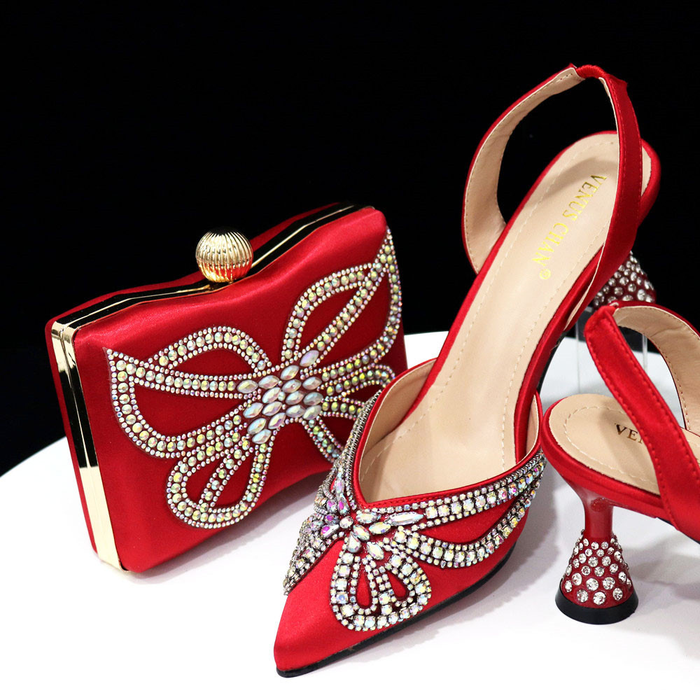 African pointed women's shoes and trapezoidal rhinestone bags popular in Nigeria