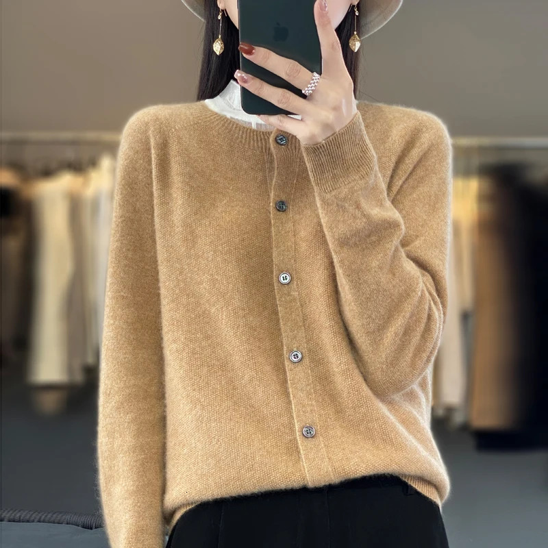 Long-sleeved womens sweater cashmere knit 100% pure merino wool cardigan O-neck cardigan sweater coat in spring and autumn. 241029