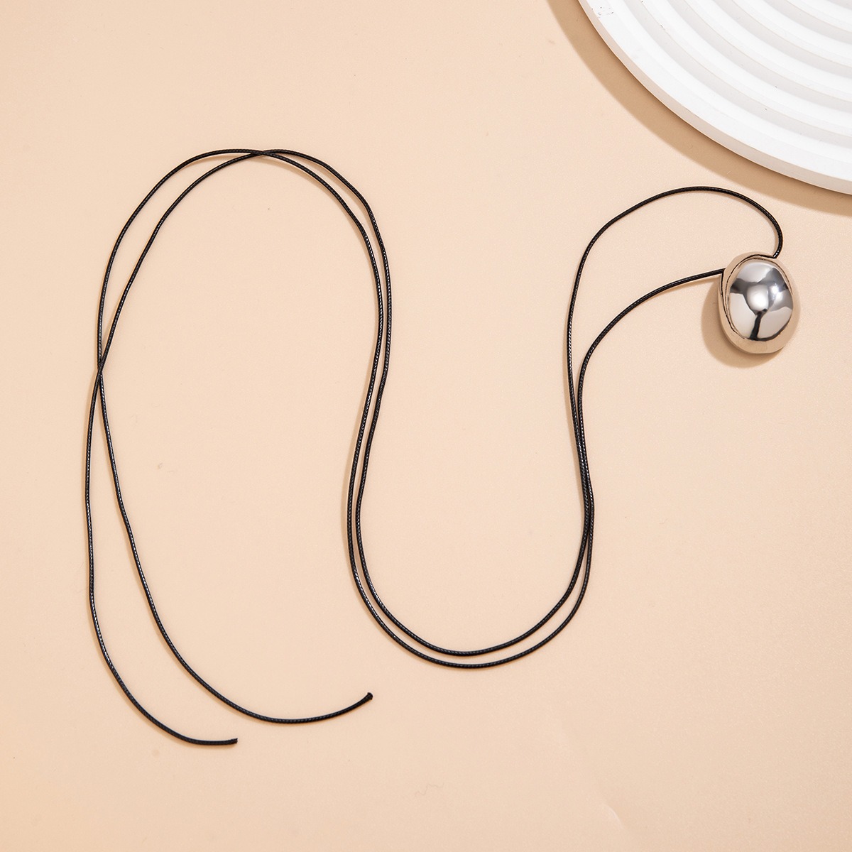 European and American Style Exaggerated Geometric Egg Noodles Women's Versatile Drawstring Necklace with Sweet and Cool Design Collar Accessories