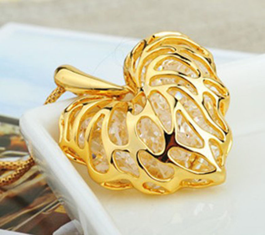 Hollow Love Heart Leaves Zircon Bracelet Necklace Peach Heart Necklace