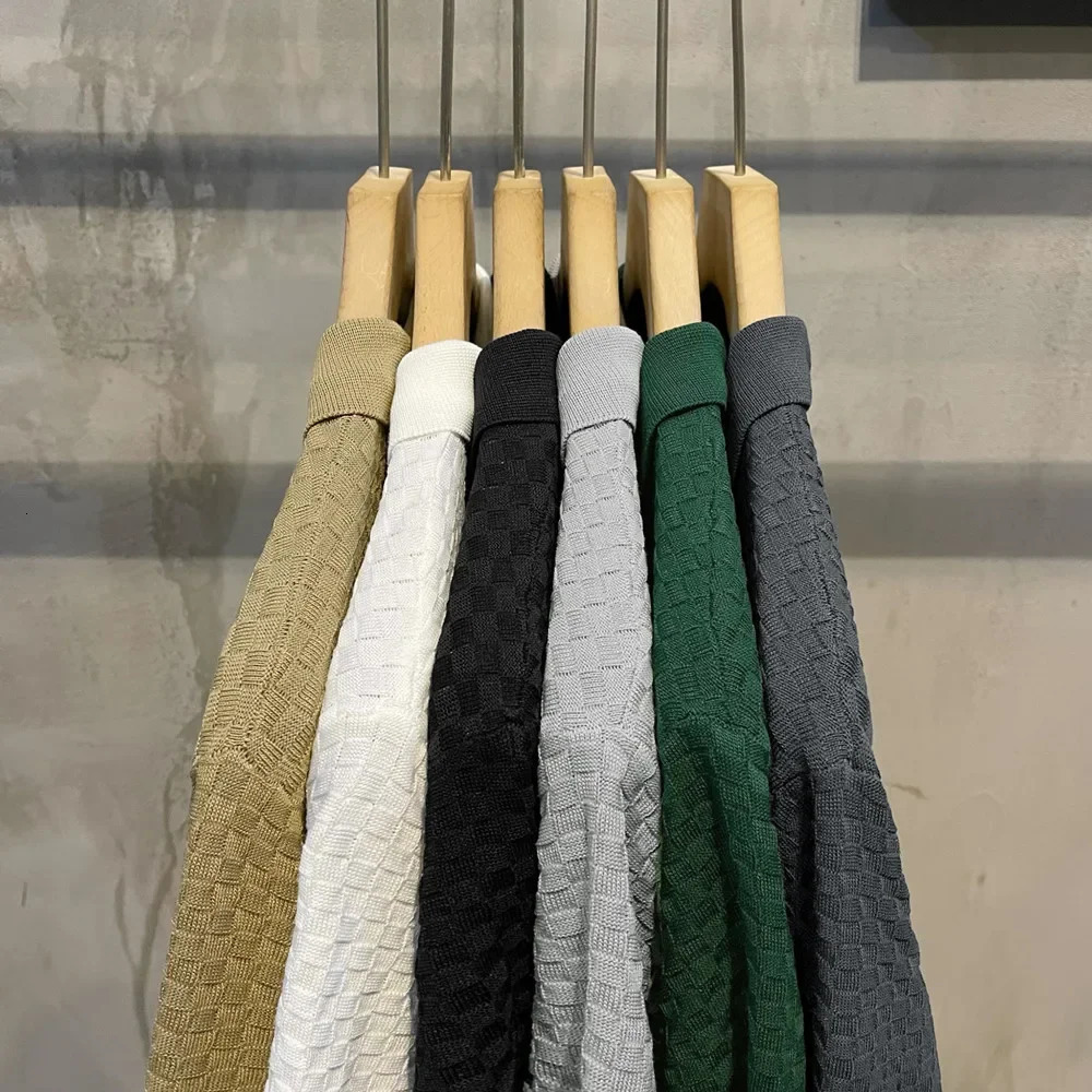 Spring Summer Knit Solid Color Plaid Texture Lapel Loosefit Polo Light Mens Breathable Casual Shirt Trendy 241029
