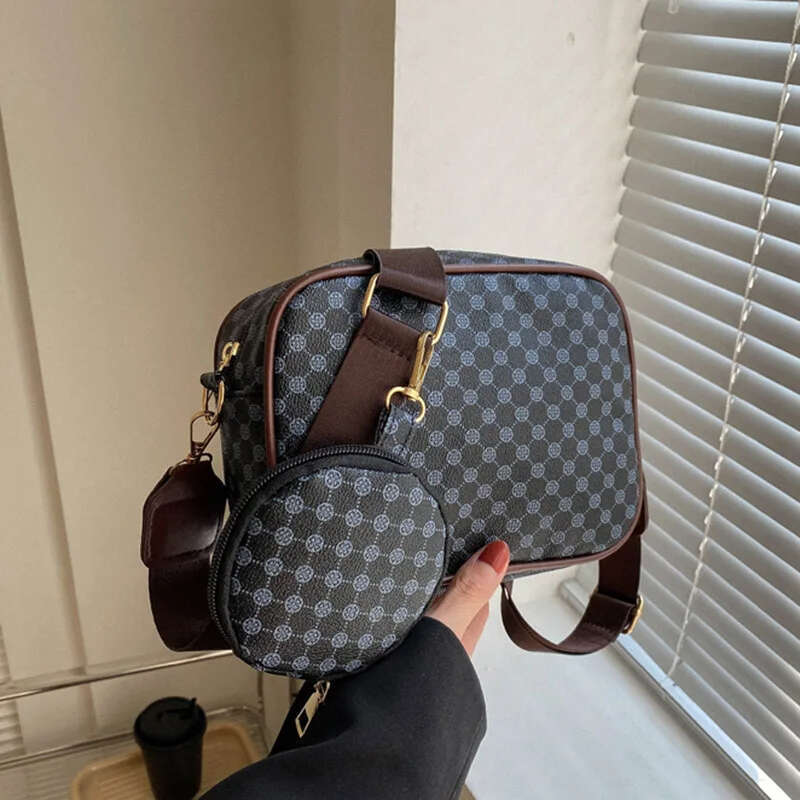 Textured Casual Crossbody Bag: Trendy Women's Shoulder Bag hot with Adjustable Strap