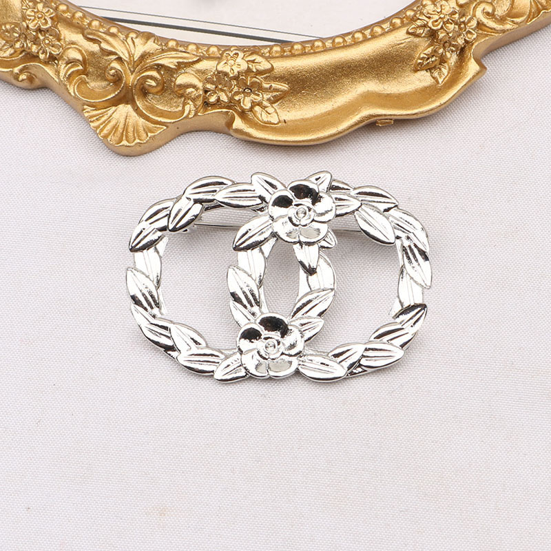 Sweater Brooches Decorate Geometry Pattern Inlay Crystal Rhie Pearl Brooch Charm Pin Marry Christmas Party Classical Jewellery Gift Fashion Accessories