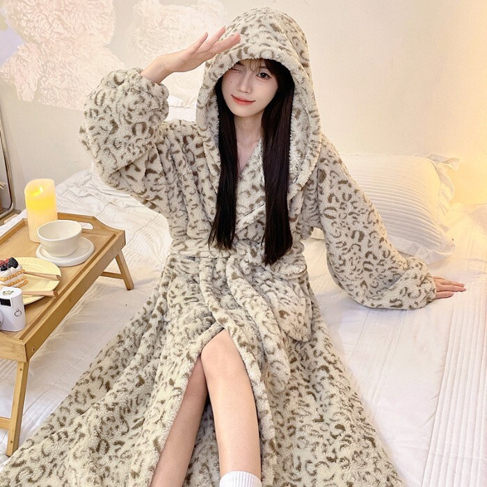 Designer High End Internet Celebrity Style Leopard Print Pajamas Women's Coral Fleece Hooded Bathrobe Sweet And Luxurious Warm Home Clothes