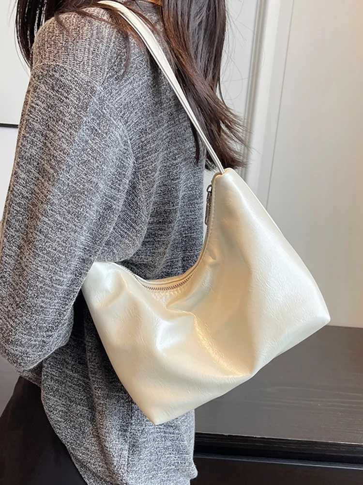 Red patent leather womens underwear bag new gloss shoulder bag solid color simple wedding handbag Z250303